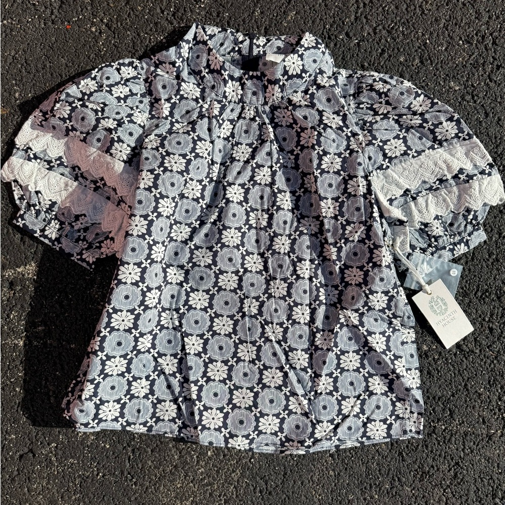 Tuckernuck hyacinthth house floral short sleeve blouse women’s xs. Nwt